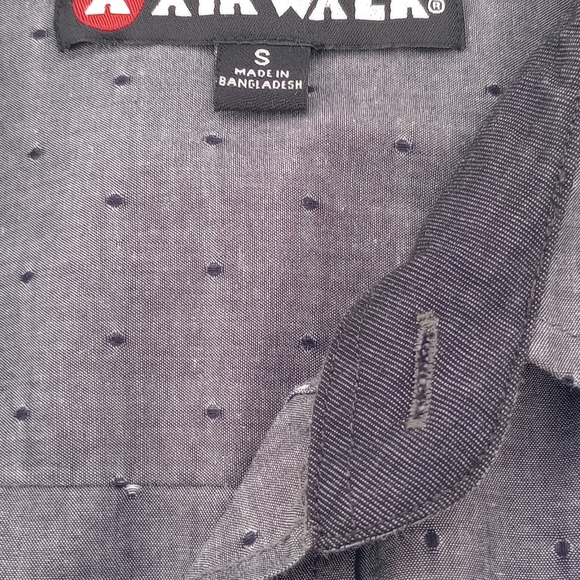 Airwalk size S long sleeve button down - Picture 4 of 7